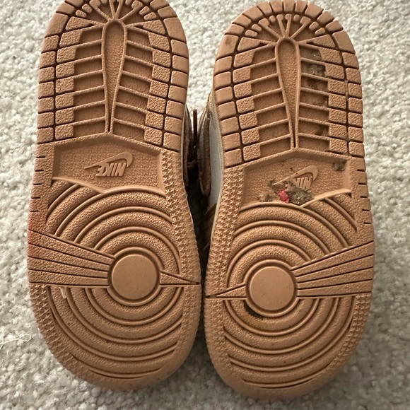 Jordan 1 Retro High OG Praline - Picture 9 of 10